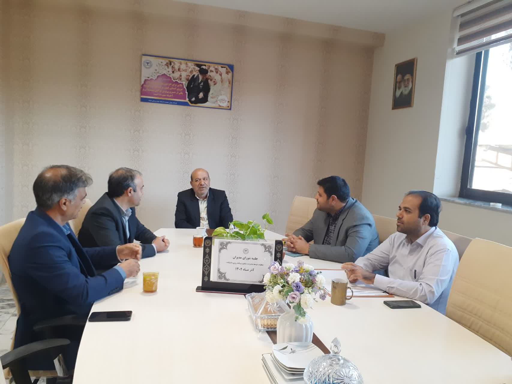 جلسه بررسی و اولویت بندی پروژه های عمرانی قابل واگذاری به قرارگاه امام حسن مجتبی ع